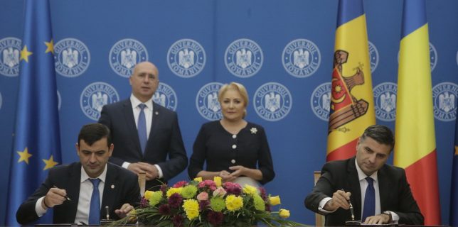 Acord de cooperare în turism şi declaraţie de intenţie privind tarifele de roaming, semnate după şedinţa de guvern româno-moldoveană
