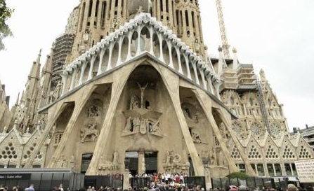 Atentate în Spania – Un suspect recunoaște că celula teroristă intenționa să atace Sagrada Familia din Barcelona