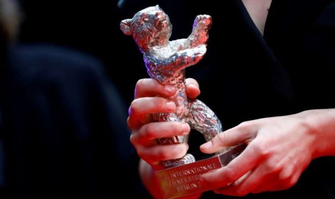 Berlinala2021: ''Babardeală cu bucluc sau porno balamuc'' a câştigat Ursul de Aur pentru cel mai bun film