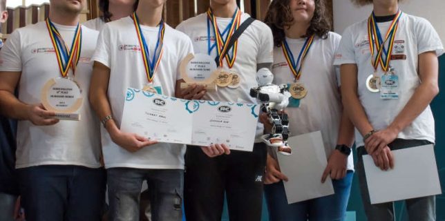 Bihor Cinci elevi orădeni de la Liceul Don Orione au câştigat locul I la Robochallenge de la Bucureşti