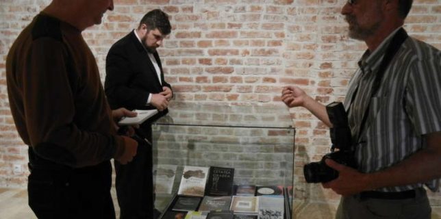 Bihor – Expoziţie retrospectivă de carte, la Muzeul Ţării Crişurilor, singurul din ţară cu trei anuare