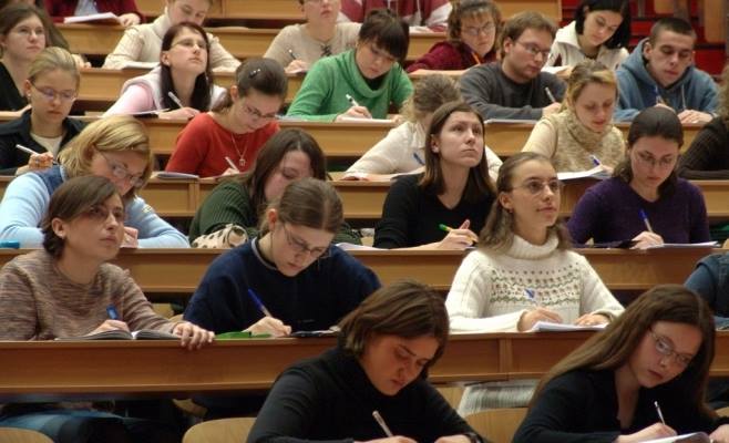 Burse în învățământul superior de stat din România destinate românilor de pretutindeni pentru anul universitar 2018-2019