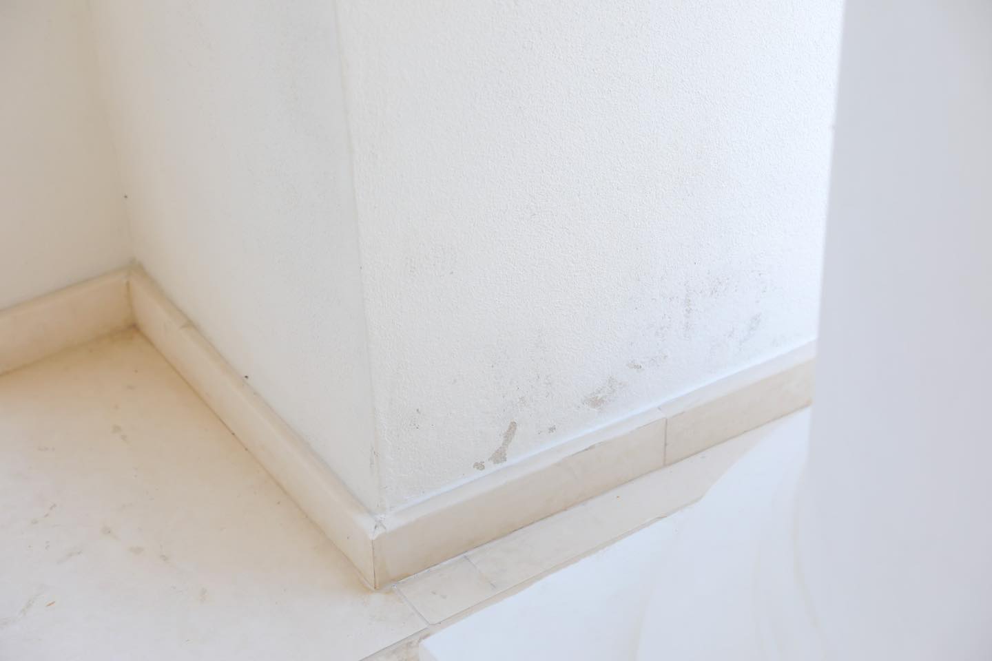 Cazinoul, abia deschis, a fost vandalizat de vizitatori iresponsabili. Fără Respect pentru patrimoniu-4