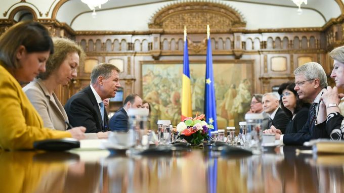 Ce a declarat preşedintele Iohannis, după întâlnirea cu membrii delegaţiei Comisiei de la Veneţia