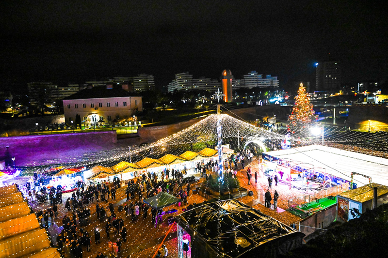 Cele-mai-frumoase-targuri-de-Craciun-din-Romania-Magia-sarbatorilor-prinde-viata-in-pietele-de-iarna-care-merita-descoperite-4