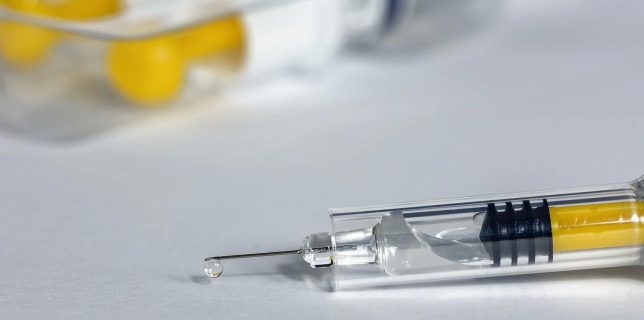 Cercetătorii britanici accelerează procesul pentru testarea unui vaccin împotriva noului coronavirus