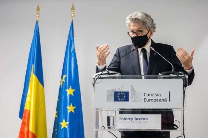 Comisarul european Thierry Breton: Este important să fie votat certificatul verde COVID