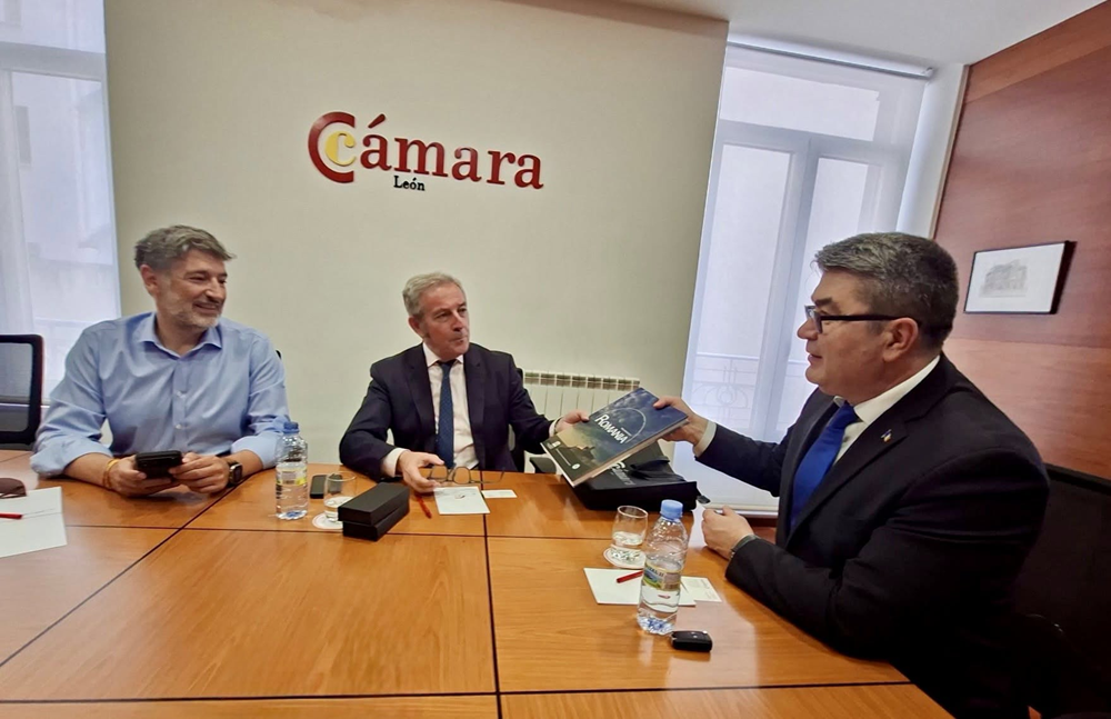 Consulul general al României la Madrid, Florea Tiberiu Trifan, a avut o întâlnire de lucru cu reprezentanți ai mediului de afaceri românesc din León-1
