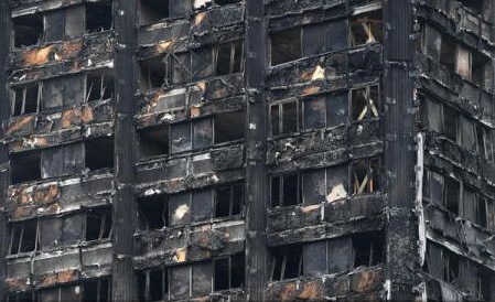 De la ce s-a declanșat incendiul de la Grenfell Tower din Londra