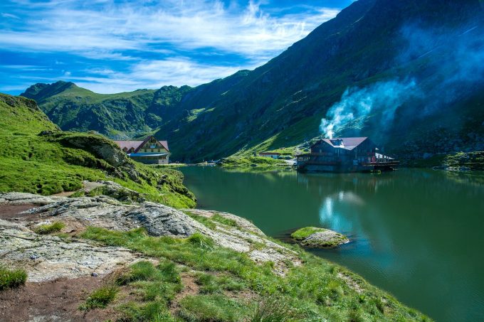 Destinaţii fascinante din România şi străinătate, la Târgul de Turism al României