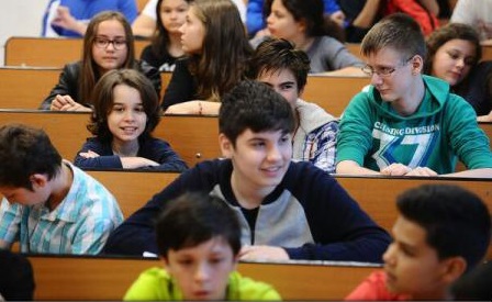 Elevii din România, fruntași la studiul limbilor străine (Eurostat)