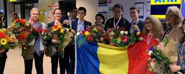 Elevii români au obţinut şase medalii la Olimpiada Internaţională de Chimie