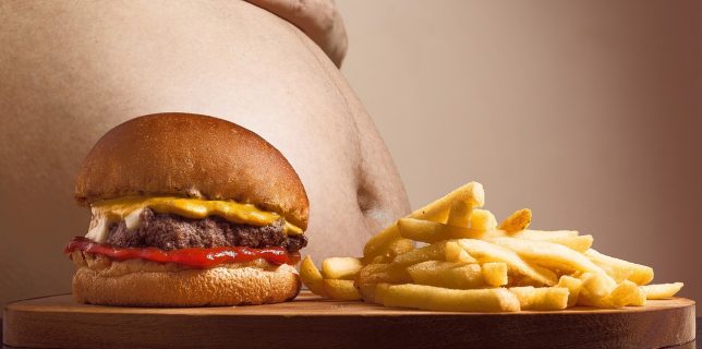 Europa se confruntă cu o epidemie de obezitate provocată de alimentele ultraprocesate (raport)