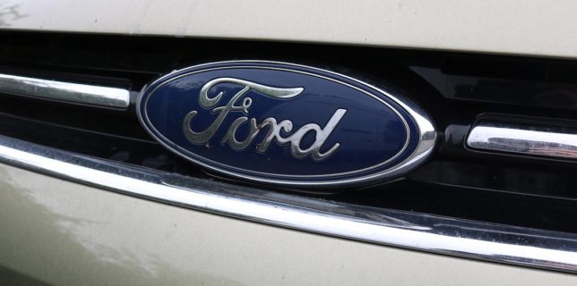 Ford vrea să îşi dubleze producţia de automobile electrice în următorii doi ani