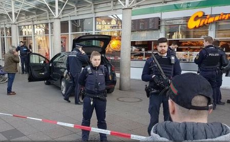 Germania – Bărbatul care a intrat cu mașina în pietoni în Heidelberg refuză să coopereze cu poliția