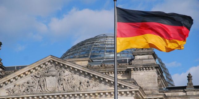 Germania vrea să devină o forţă pe piaţa gazelor lichefiate cu o lege care va reduce birocraţia