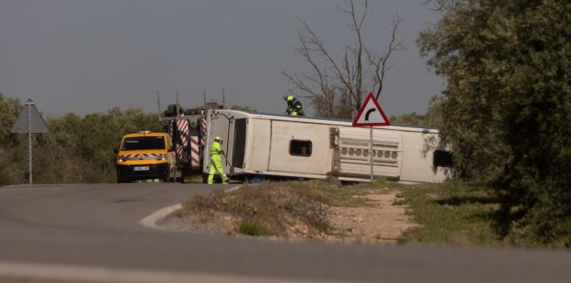 Grav accident în Spania: Un autobuz s-a răsturnat, doi români au murit
