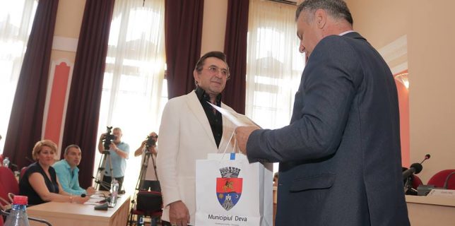 Hunedoara – Cu 150 de invenţii brevetate, Ioan Cosmescu a fost declarat ‘Cetăţean de onoare’ al municipiului Deva