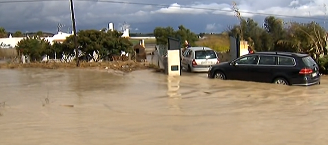 Inundații în nord-estul Spaniei 25.000 de locuinţe au rămas fără electricitate