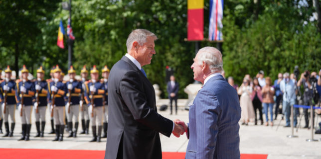 Iohannis i-a mulţumit Regelui Charles al III-lea pentru "protejarea unor valori ce ţin de identitatea naţională"