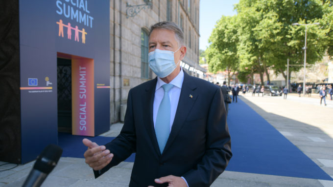 Iohannis, înaintea Summitului de la Porto: Banii pentru reconstrucţie post-pandemie merg şi către pilonul social