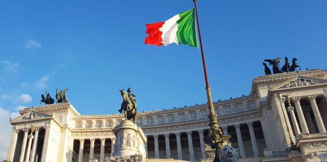 Italia: Declaraţiile premierului Draghi cu privire la vaccinarea obligatorie stârnesc reacţii printre parlamentari