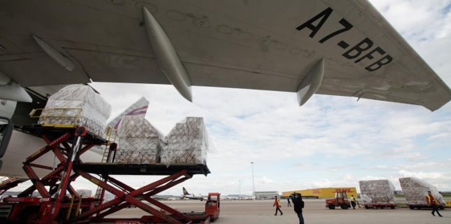 La Comunidad de Madrid recibe su primer avión desde China cargado con 58 toneladas de material sanitario para hospitales por el COVID-19