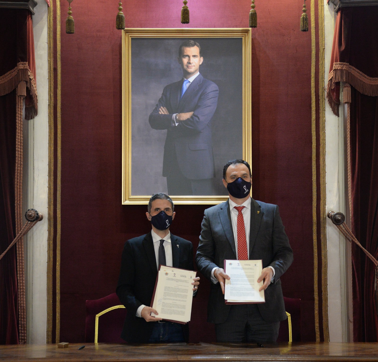 Los alcaldes de Alcalá de Henares y Lebrija firman un convenio para conmemorar el V Centenario de la muerte de Nebrija 1
