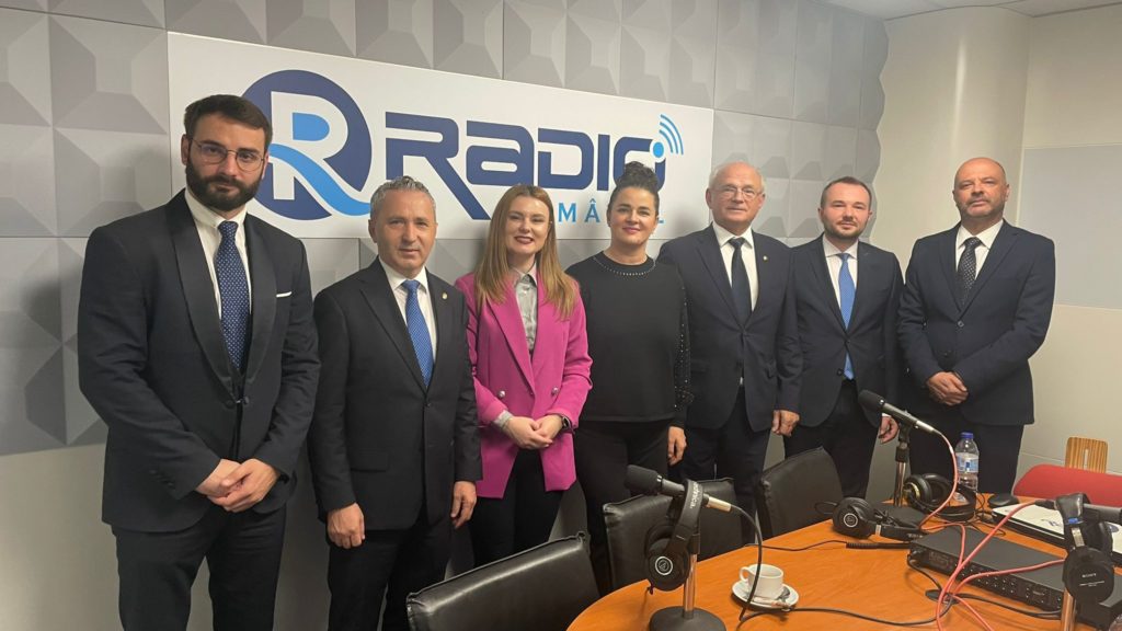 Membrii COMISIEI PENTRU COMUNITĂȚILE DE ROMÂNI DIN AFARA GRANIȚELOR ȚĂRII, în direct la Radio Românul