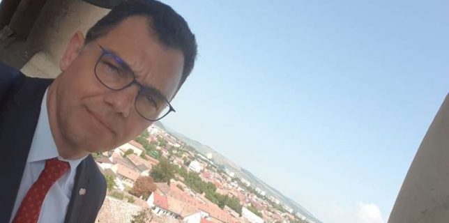 Mureş – Concursul Selfie cu un Monument, susţinut de ministrul pentru Mediul de Afaceri, Comerţ şi Antreprenoriat