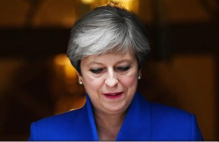 O palmă în față pentru Theresa May, comentează presa europeană rezultatul anticipatelor din Marea Britanie