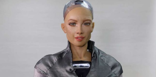 Producătorii robotului Sophia vor să demareze producţia de masă în contextul pandemiei