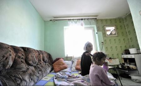 Raport Salvați Copiii – România – locul 52 în lume cu privire la copiii lipsiți de copilărie