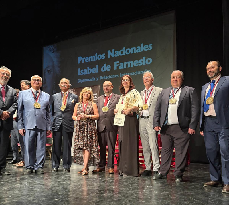 Reconocimiento a la labor diplomática Anamaria Almasan recibe el Premio Nacional Isabel de Farnesio en la categoría de Servicio Consular Excepcional-2
