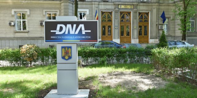 Reprezentanţii Declic anunţă că vor depune vineri un denunţ la DNA pe numele premierului Florin Cîţu