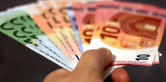 S-a închis decalajul faţă de UE prin creşterea de salarii din România