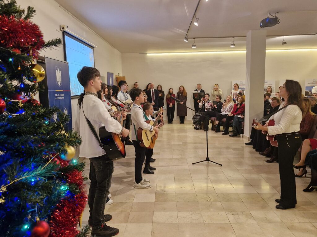 Seara-de-colinde-traditionale-romanesti-la-Ambasada-Romaniei-in-Regatul-Spaniei