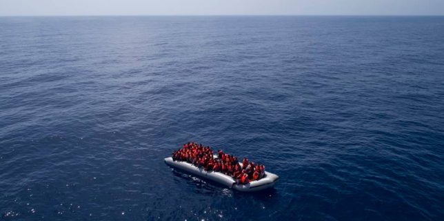 Spania – Peste 600 de migranţi au fost salvaţi în Marea Alboran, între Spania şi Maroc