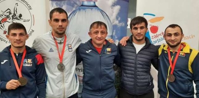 Sportivii români au obţinut trei medalii la lupte libere, la Varşovia, la Openul Poloniei