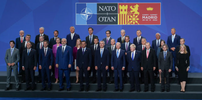 Statele NATO au aprobat noul concept strategic: Rusia, considerată o ''ameninţare'' şi China o ''provocare'' pentru interesele Alianţei