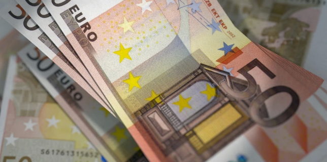 UE acordă împrumuturi de 17 miliarde de euro Italiei, Spaniei şi Poloniei