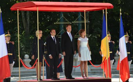 Vizita oficială a președintelui Franței Emmanuel Macron în România Primire la Palatul Cotroceni