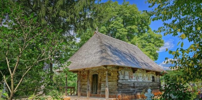Vâlcea: Biserica de lemn din satul Urşi - printre câştigătorii Premiilor Europene pentru Patrimoniu