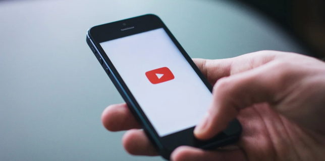 Zeci de organizaţii de fact-checking din întreaga lume cer YouTube să lupte împotriva ''dezinformării galopante''