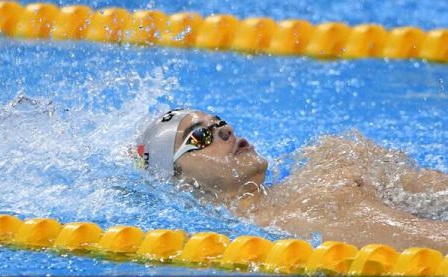 Înot – Robert Glinţă, medaliat cu bronz în proba de 100 m spate, la Europenele în bazin scurt